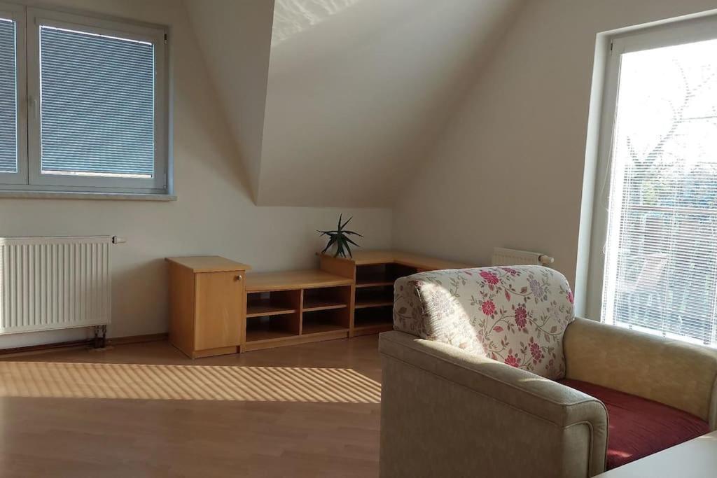 House, 5 Bedrooms-9 Beds - Prague