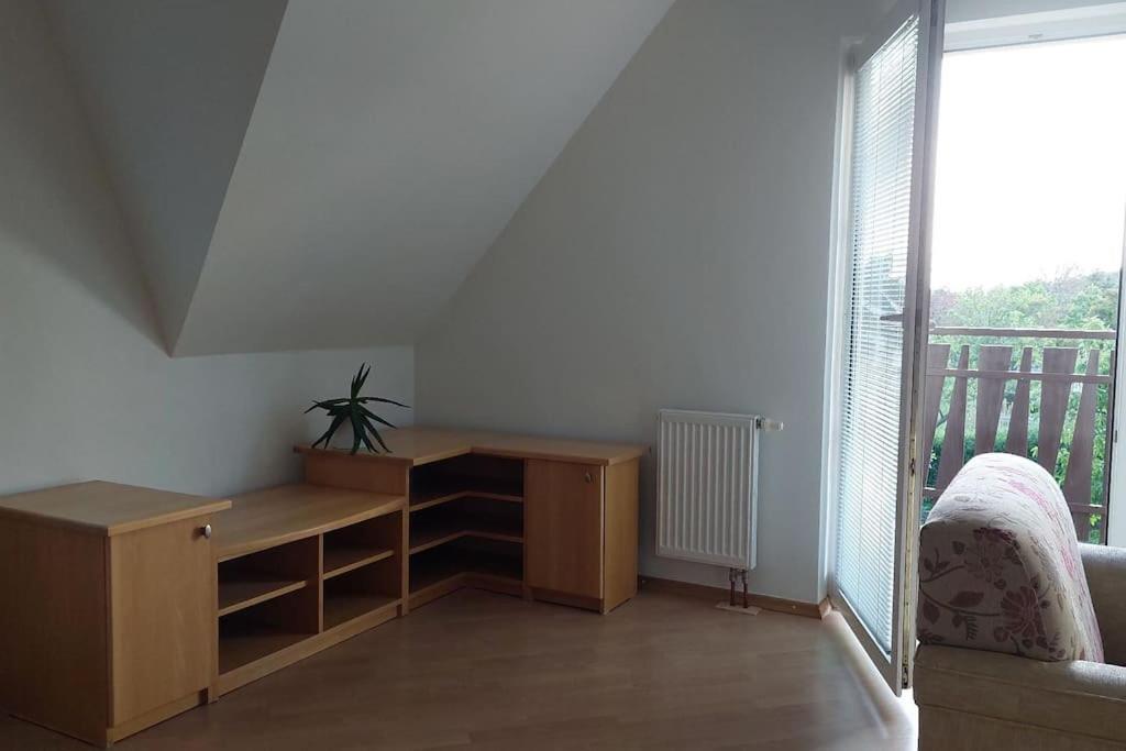 House, 5 Bedrooms-9 Beds - * Prague