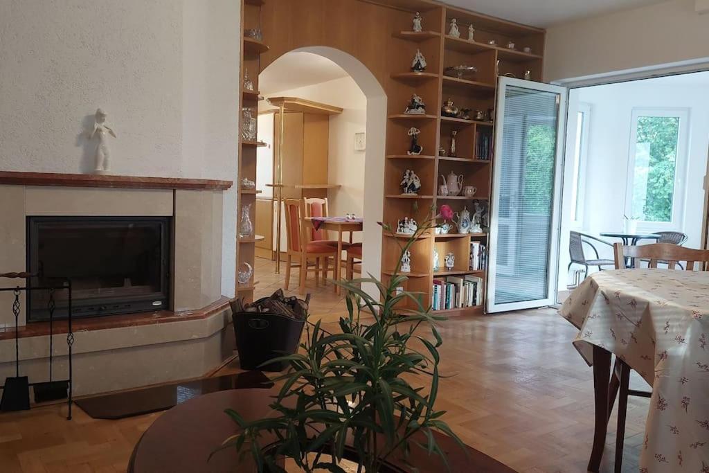 House, 5 Bedrooms-9 Beds - Holiday home *
