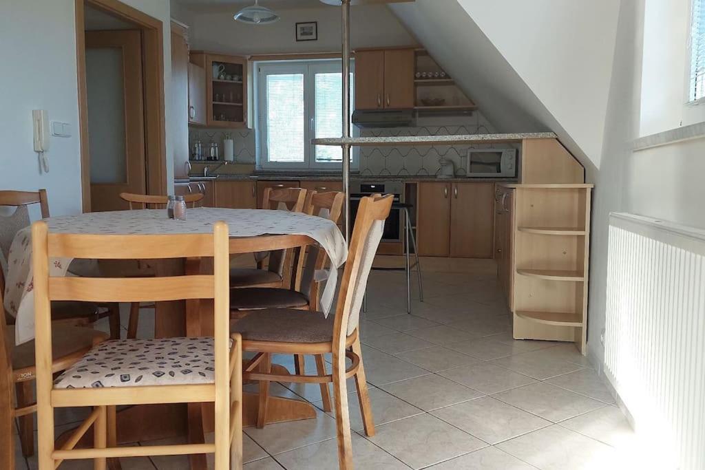 Holiday home House, 5 Bedrooms-9 Beds - Prague