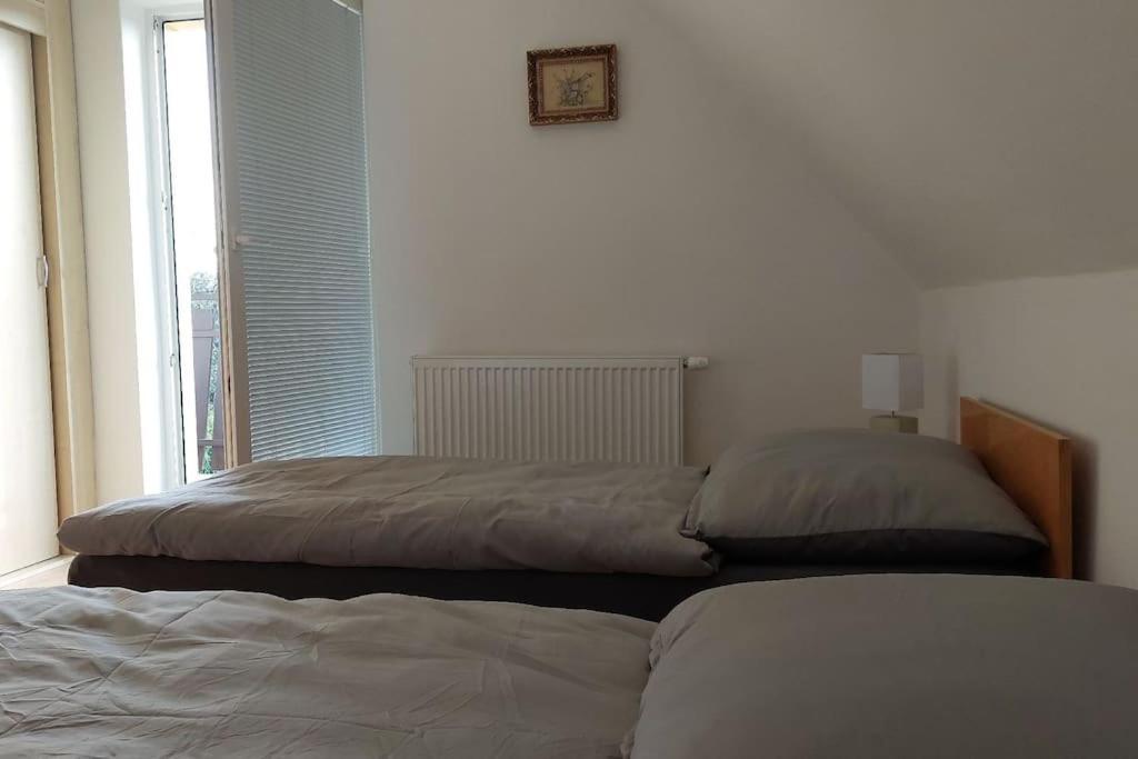 House, 5 Bedrooms-9 Beds - Holiday home Prague