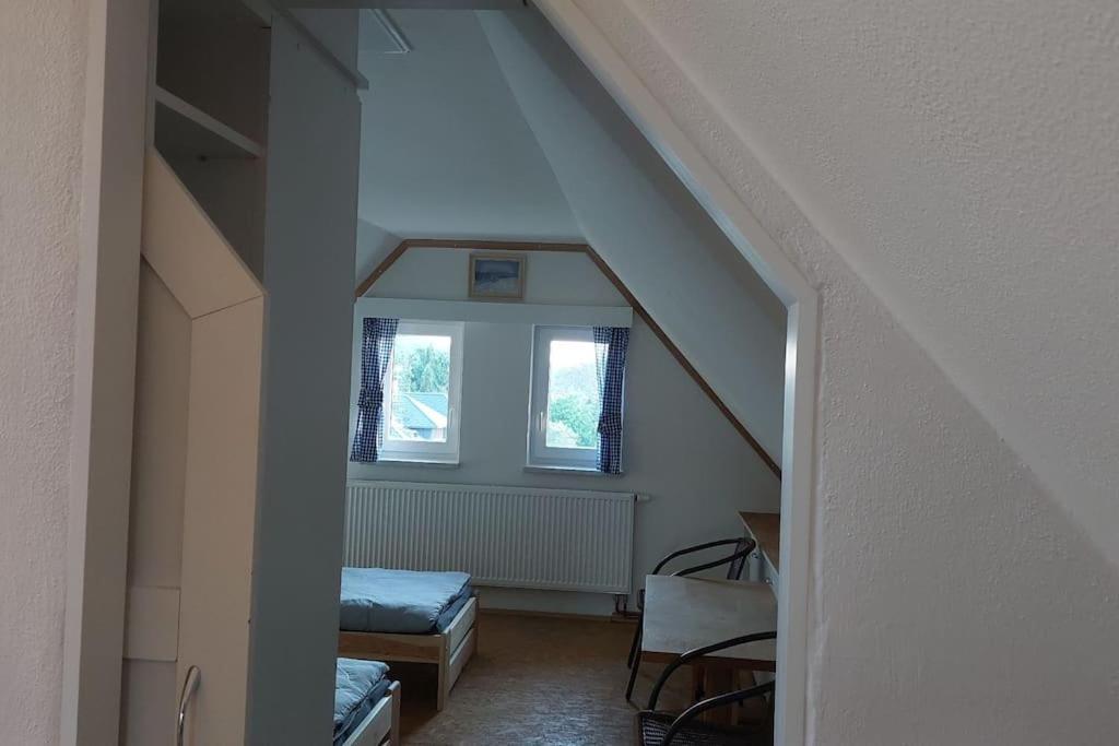 House, 5 Bedrooms-9 Beds -