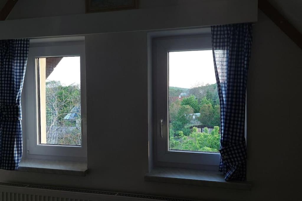House, 5 Bedrooms-9 Beds - Holiday home Prague