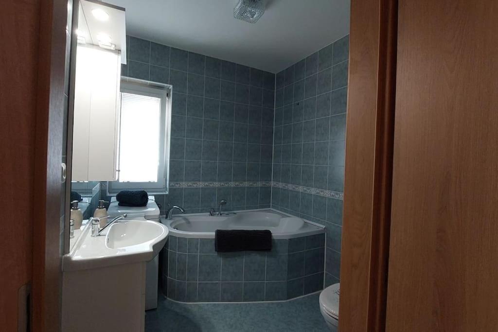 House, 5 Bedrooms-9 Beds - Holiday home
