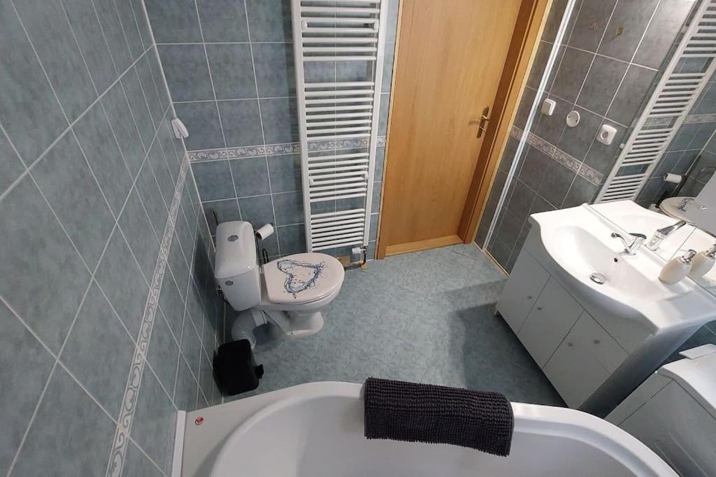 House, 5 Bedrooms-9 Beds - Holiday home *