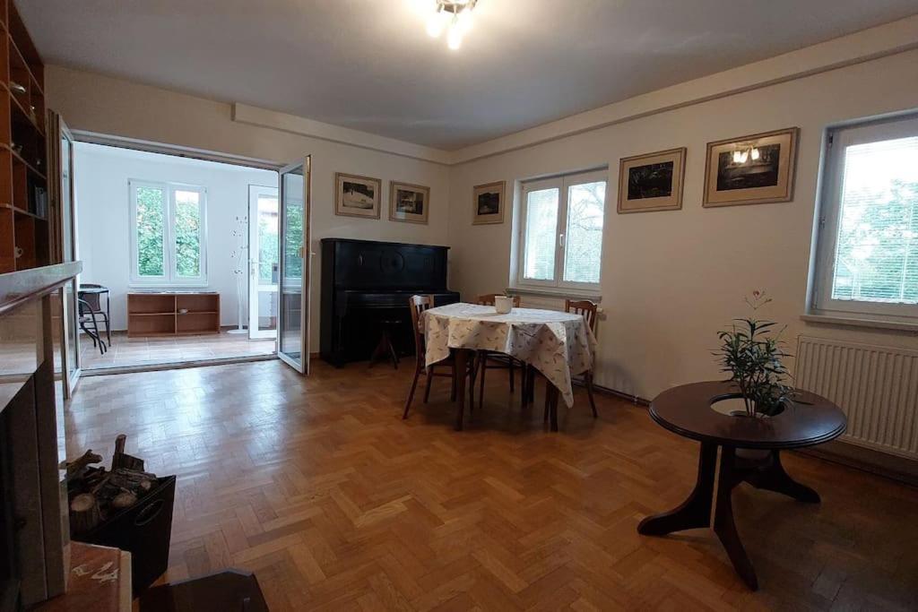 Holiday home House, 5 Bedrooms-9 Beds - Prague